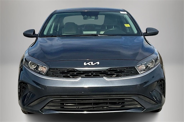 2023 Kia Forte LXS photo 3