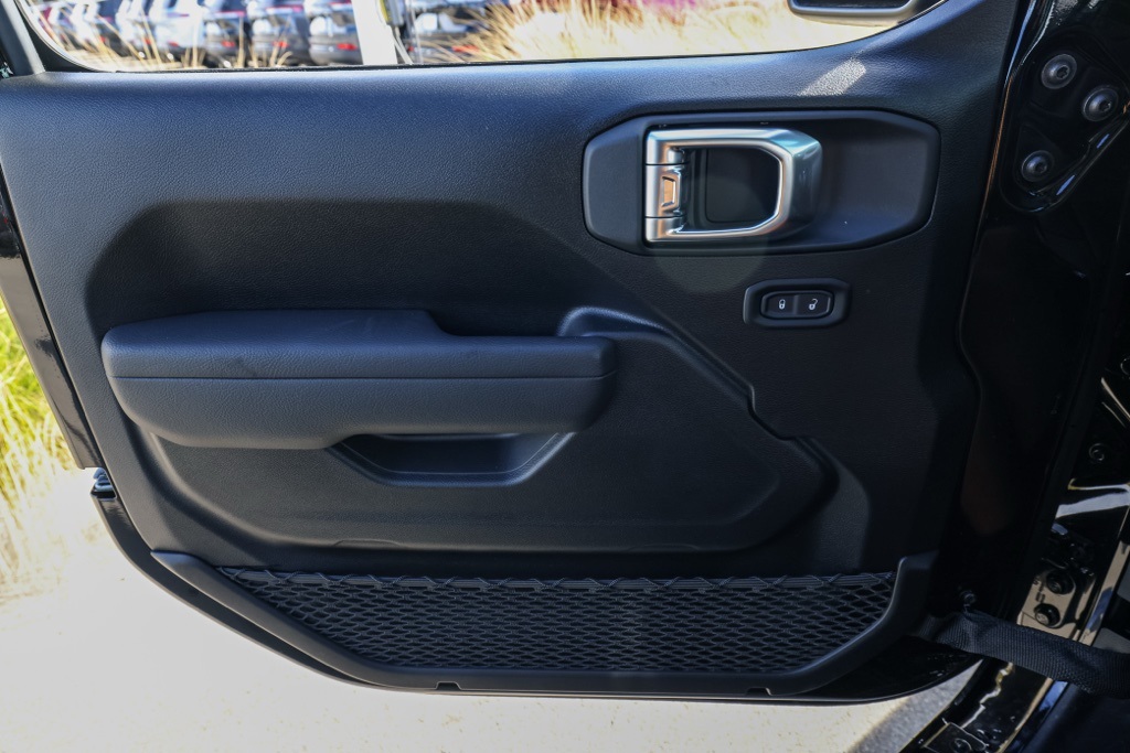 New 2026 Black Clear-Coat Exterior Paint Jeep Sport image 19