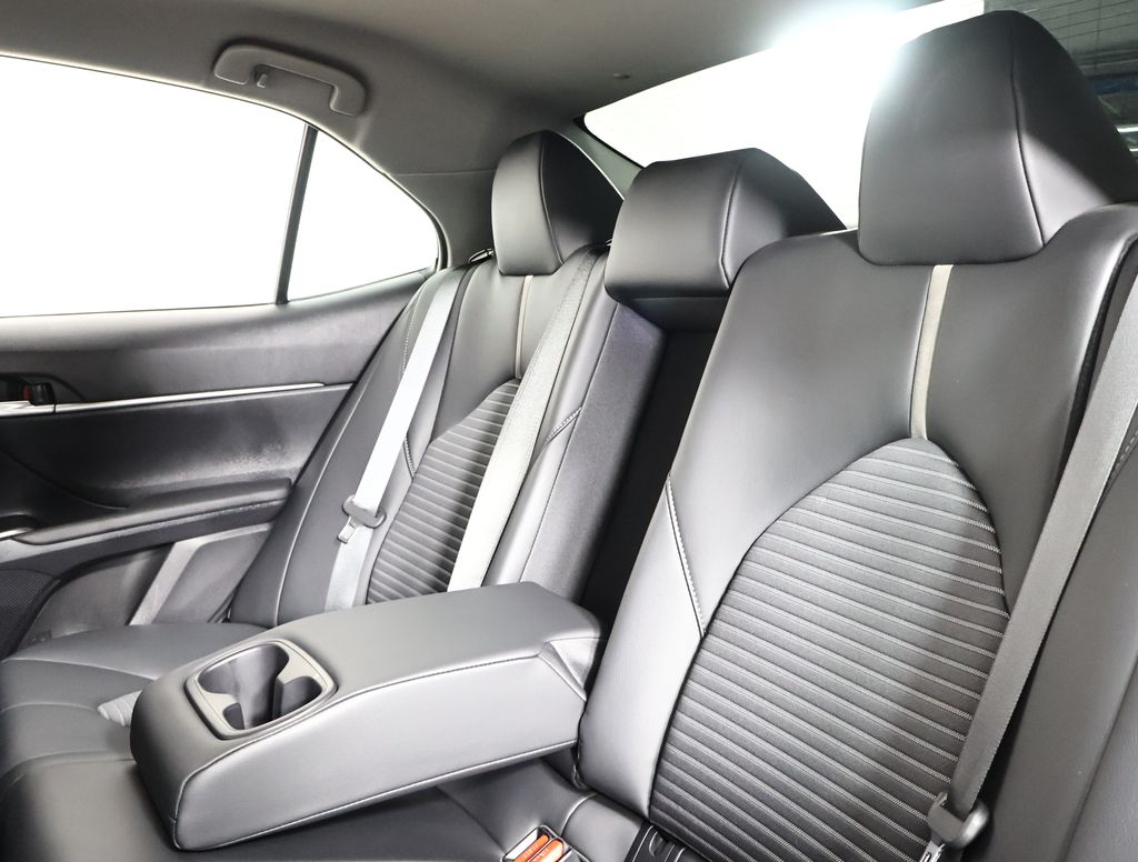 2023 Toyota Camry SE photo 13