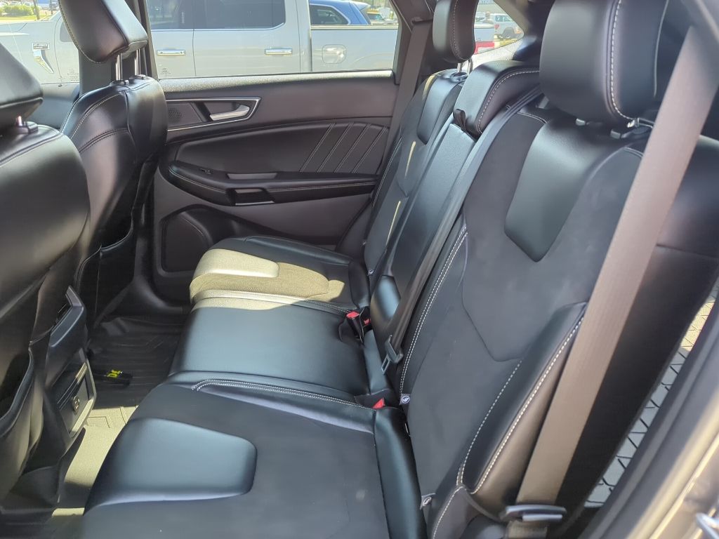 2021 Ford Edge ST photo 3