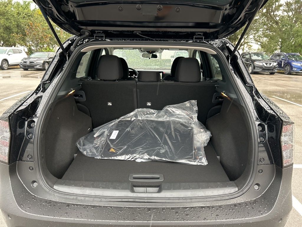 2025 Nissan Kicks SV photo 37