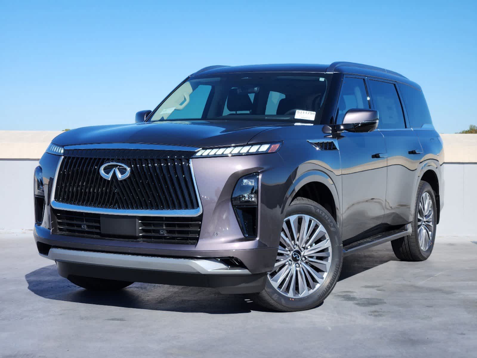 2025 INFINITI QX80 LUXE