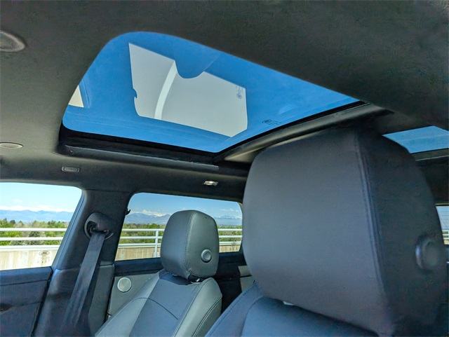 2026 Land Rover Range Rover Evoque Dynamic SE photo 7