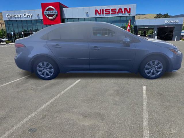 2022 Toyota Corolla LE photo 4