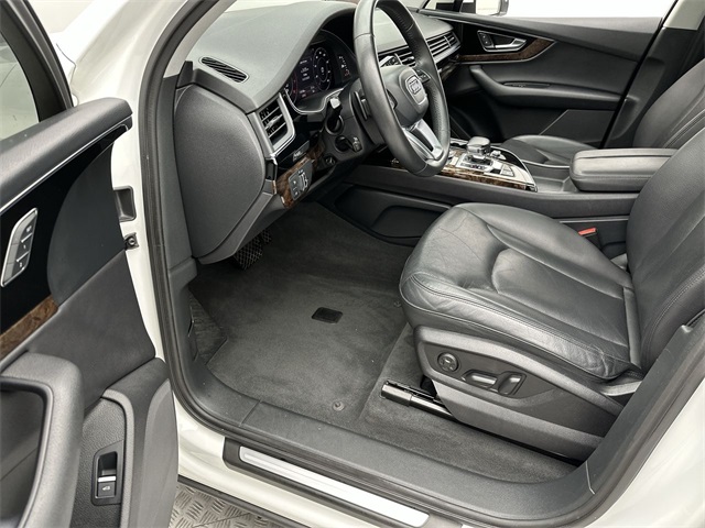 2017 Audi Q7 3.0T Premium Plus photo 3