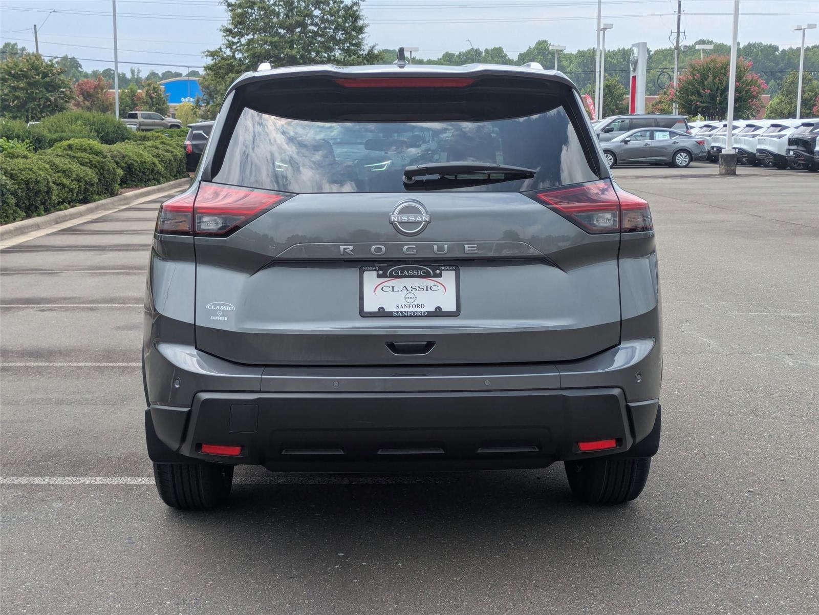 2026 Nissan Rogue SV photo 5