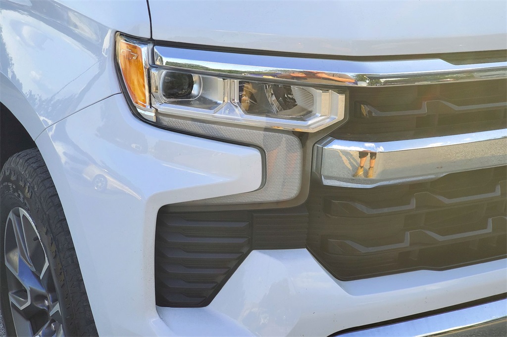 2022 Chevrolet Silverado 1500 Custom photo 2