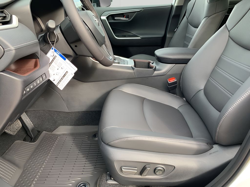 2025 Toyota RAV4 Limited photo 3
