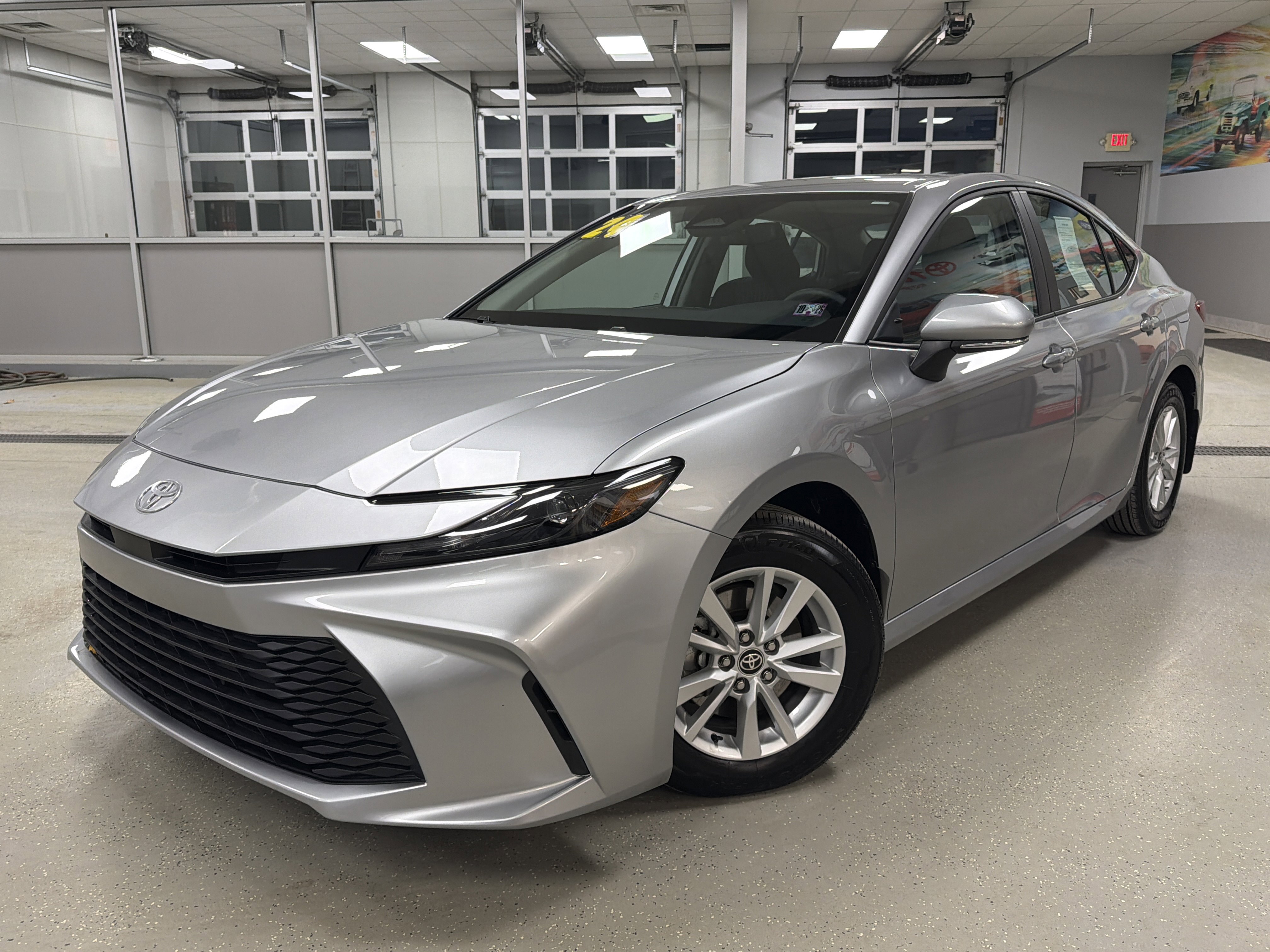 2025 Toyota Camry LE's photo