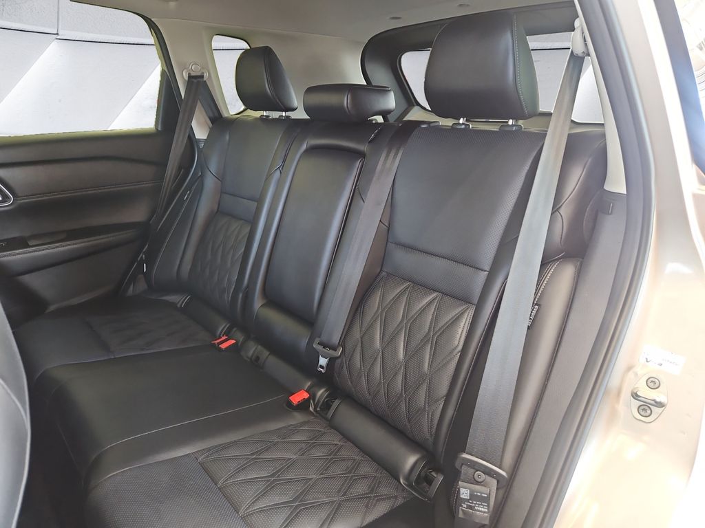 2024 Nissan Rogue Platinum photo 18