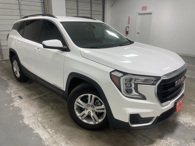 2024 GMC Terrain SLE's photo