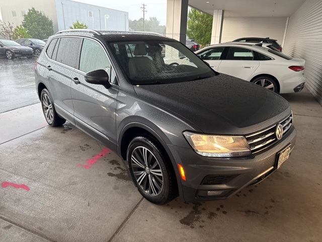 2019 Volkswagen Tiguan SEL photo 4