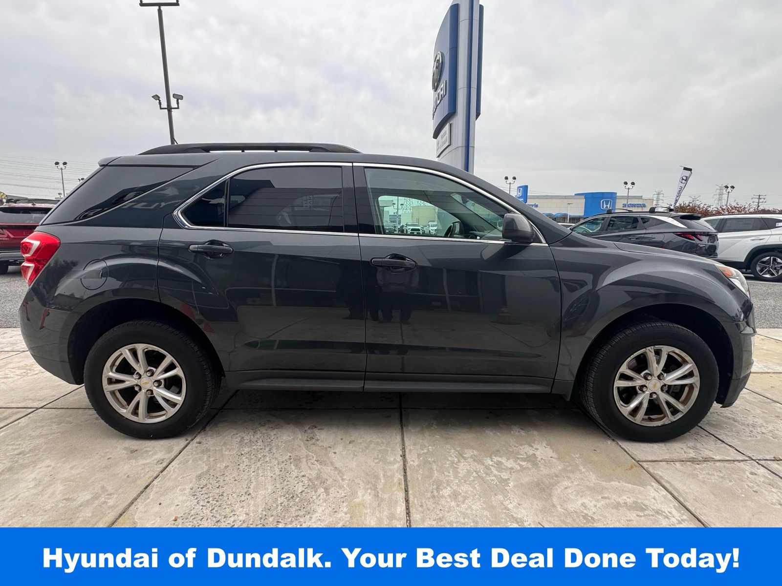 2017 Chevrolet Equinox LT photo 4