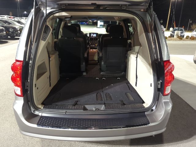 2016 Dodge Grand Caravan SXT photo 3