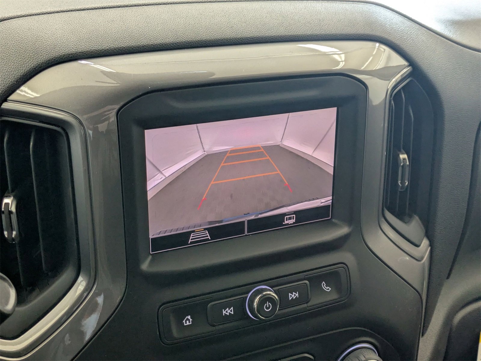 2025 Chevrolet Silverado 1500 Custom photo 29