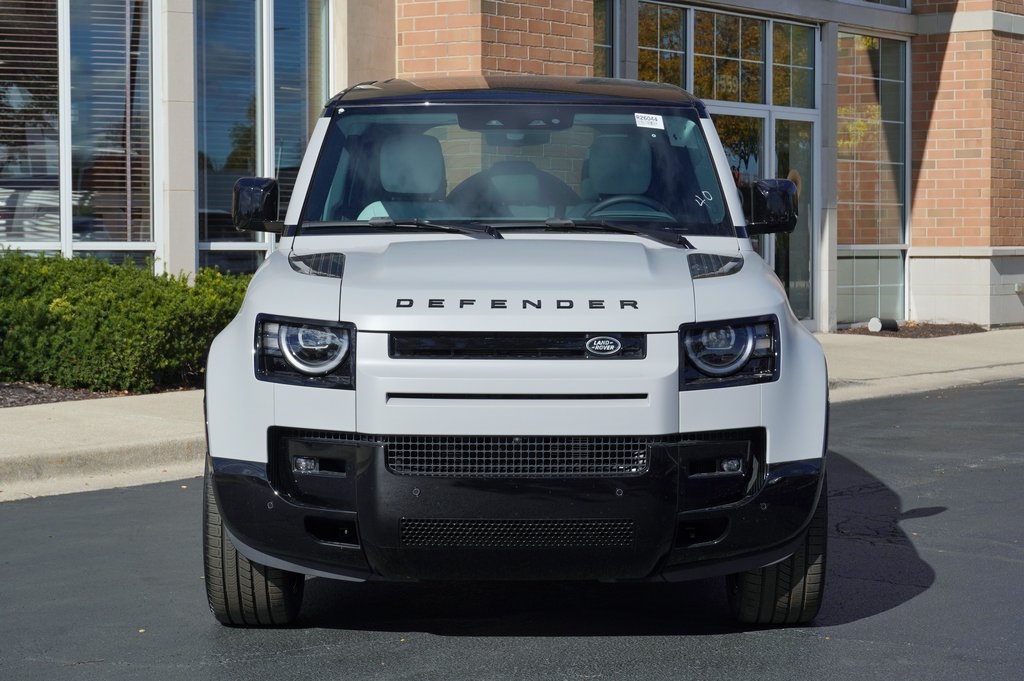 2026 LAND ROVER DEFENDER - Image 2