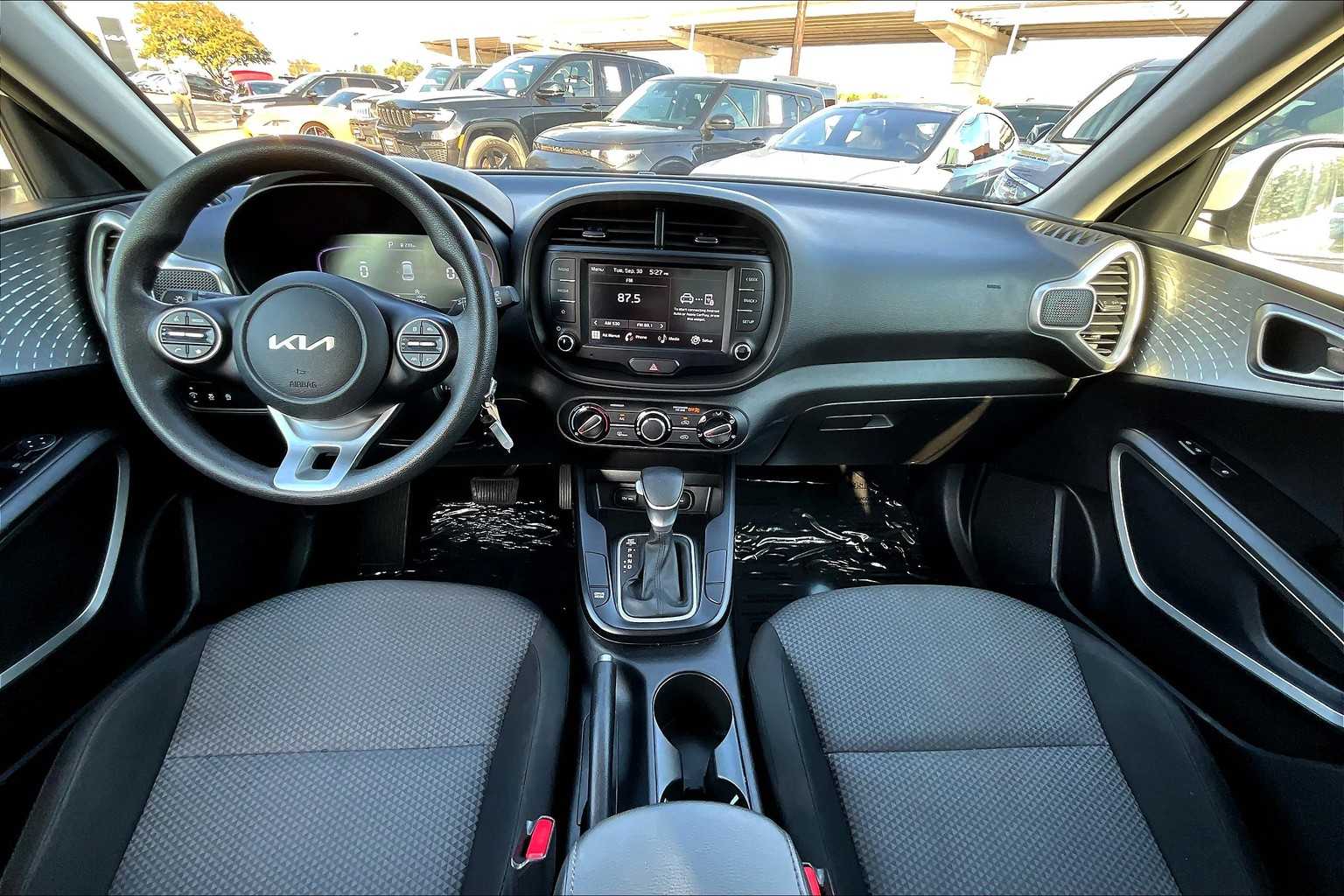 2023 Kia Soul LX S photo 13