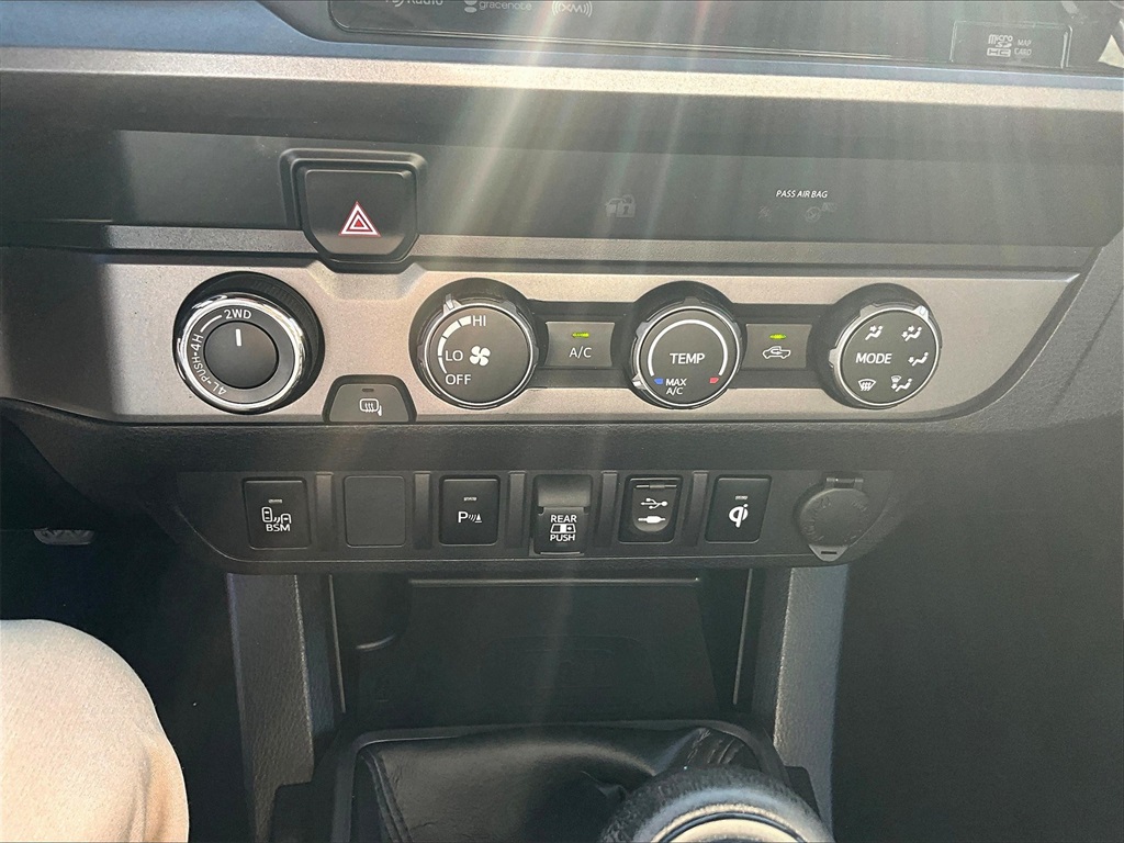 2019 Toyota Tacoma TRD Sport photo 25
