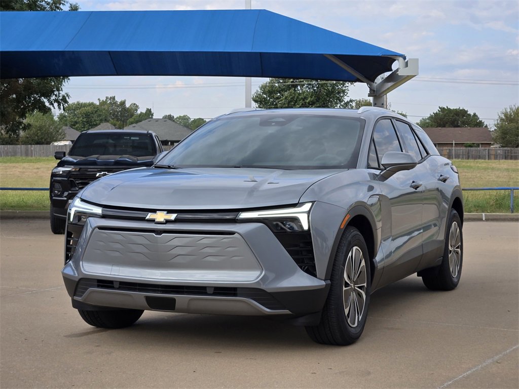 2025 Chevrolet Blazer EV photo 2