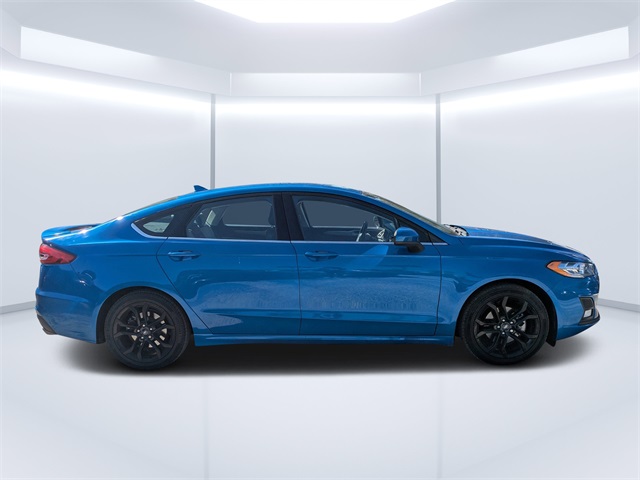 2019 Ford Fusion SE photo 2