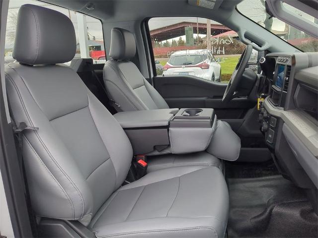 2024 Ford F-550 photo 22