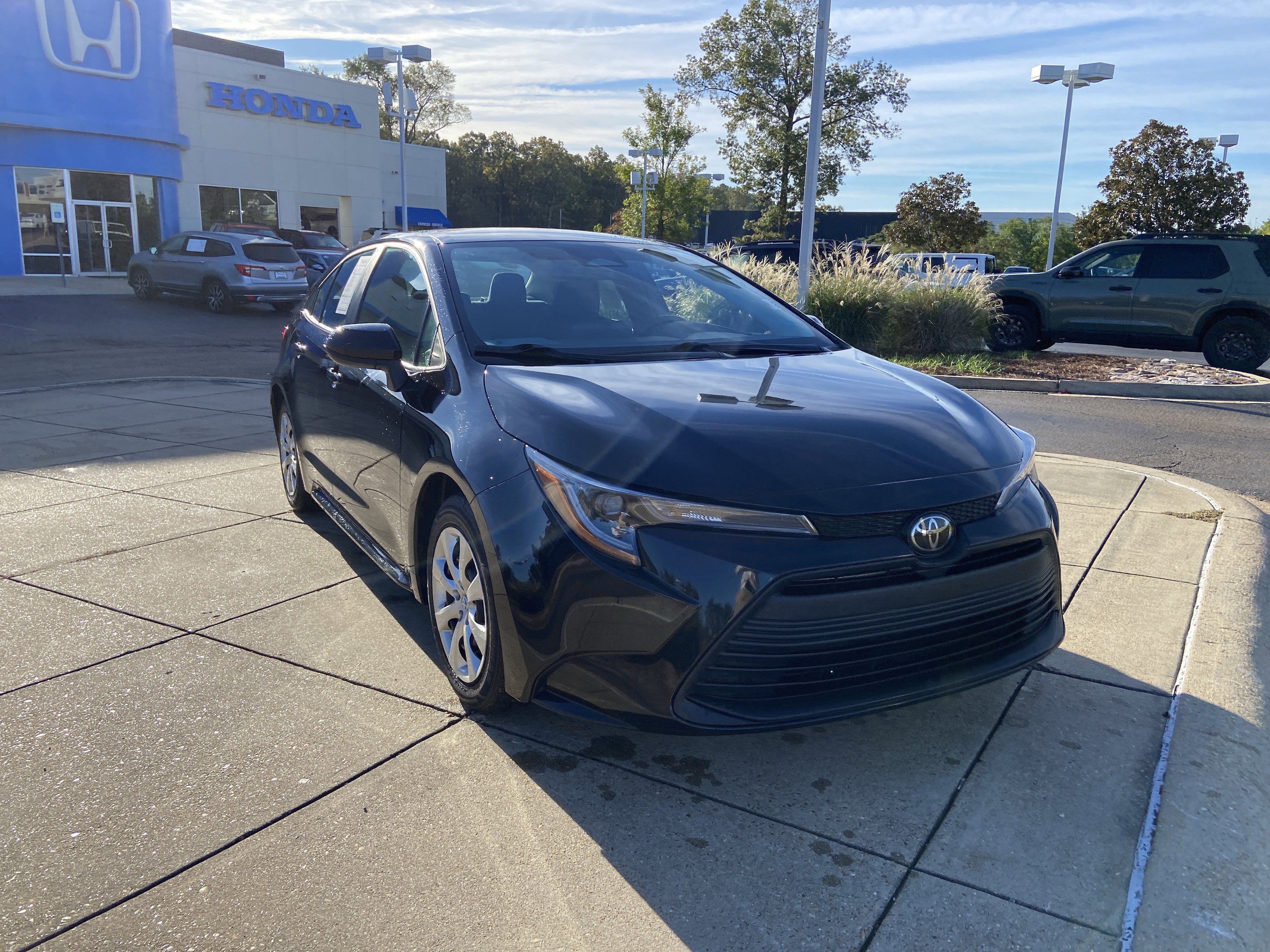 Used 2024 Toyota Corolla LE with VIN 5YFB4MDE1RP125747 for sale in Northfield, Minnesota