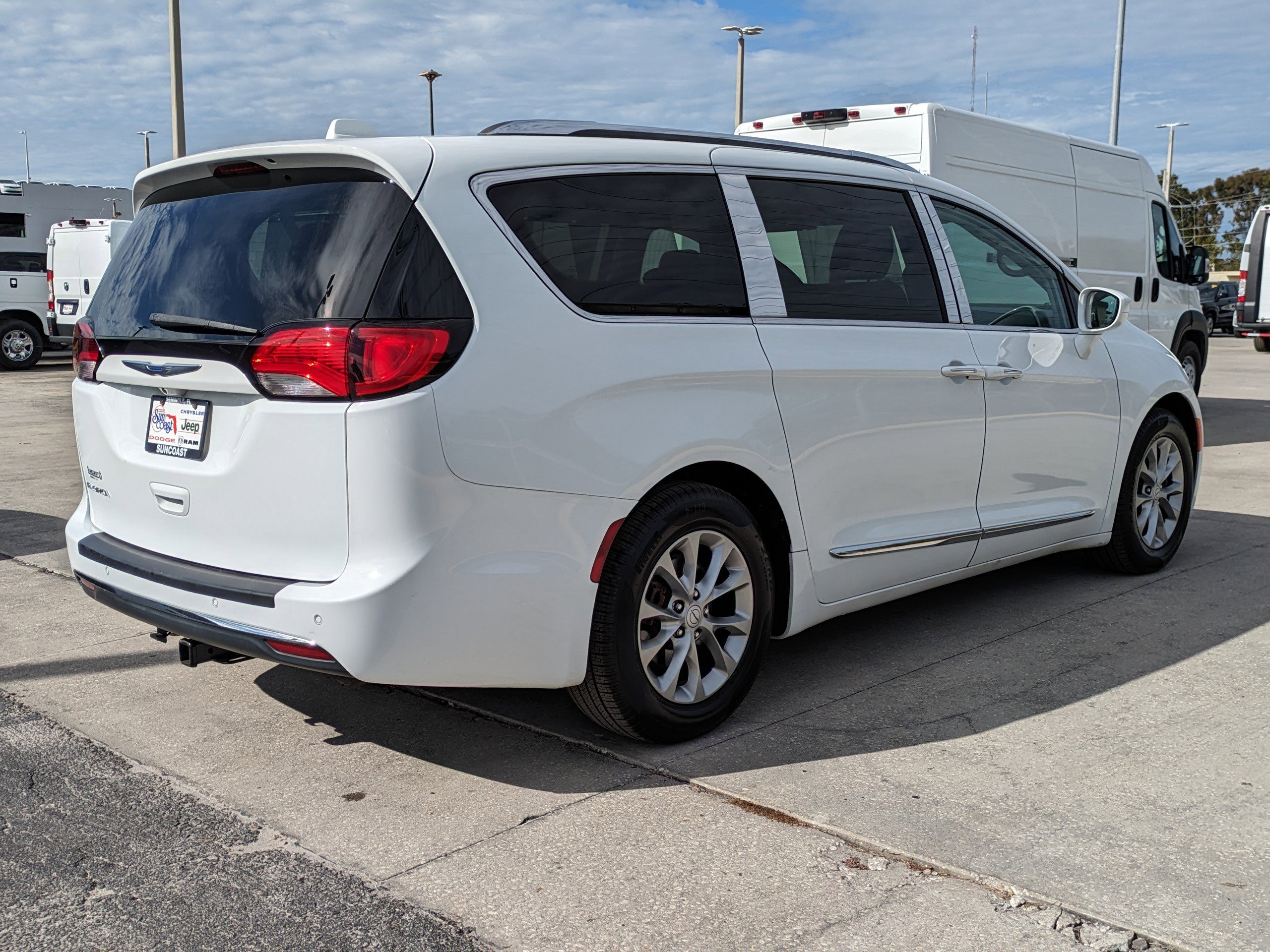 2018 Chrysler Pacifica Touring L photo 4