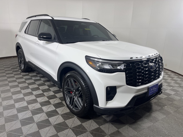 2025 Ford Explorer ST's photo