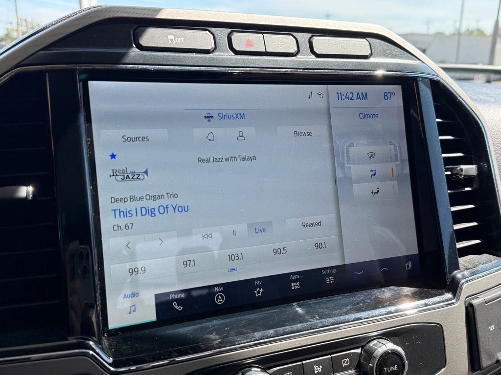 2022 Ford F-350 Lariat photo 6