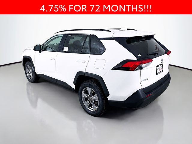 2025 Toyota RAV4 XLE photo 4