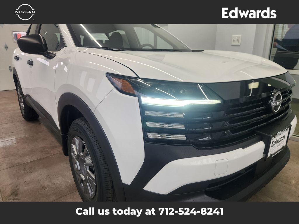 2026 Nissan Kicks S photo 2