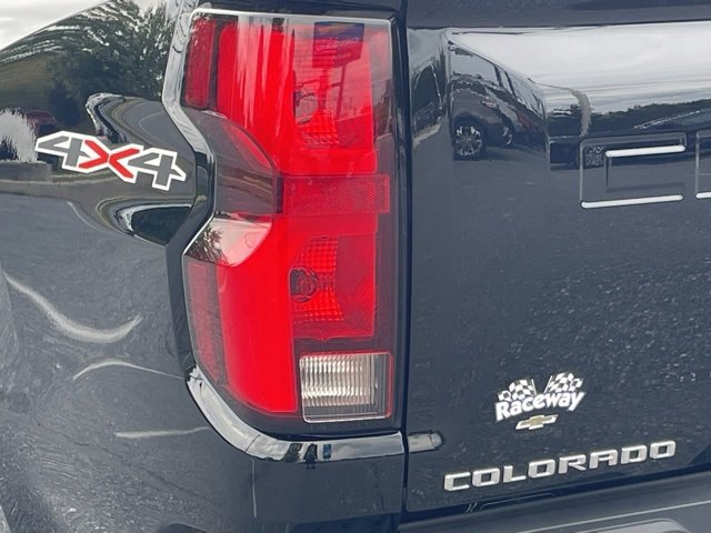 2024 Chevrolet Colorado LT photo 13