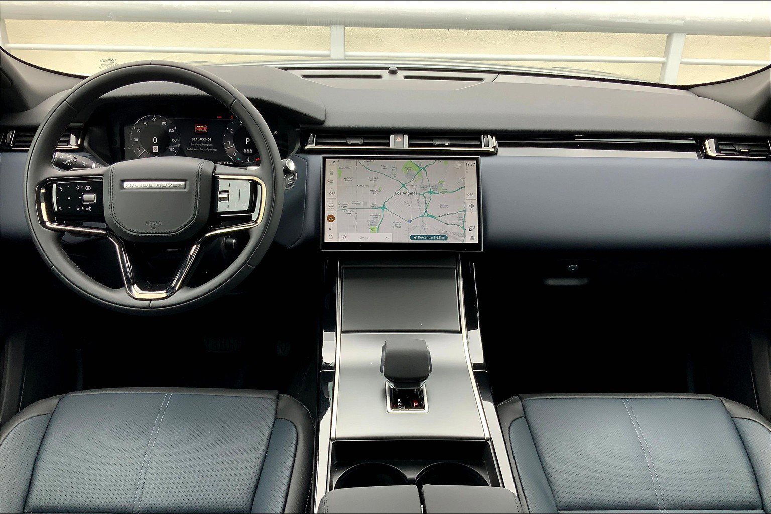 2026 Land Rover Range Rover Velar S photo 9