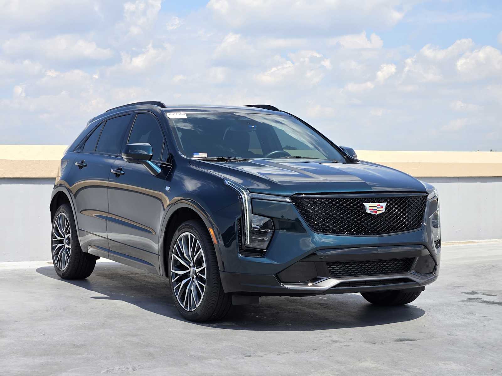 2025 Cadillac XT4 Sport photo 2