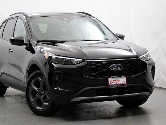 2025 Ford Escape Hybrid ST-Line Select photo 2