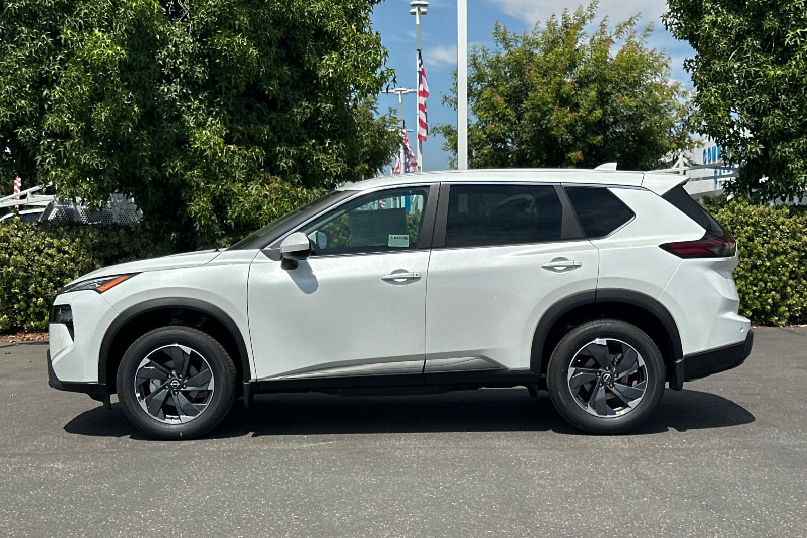 2026 Nissan Rogue SV photo 6