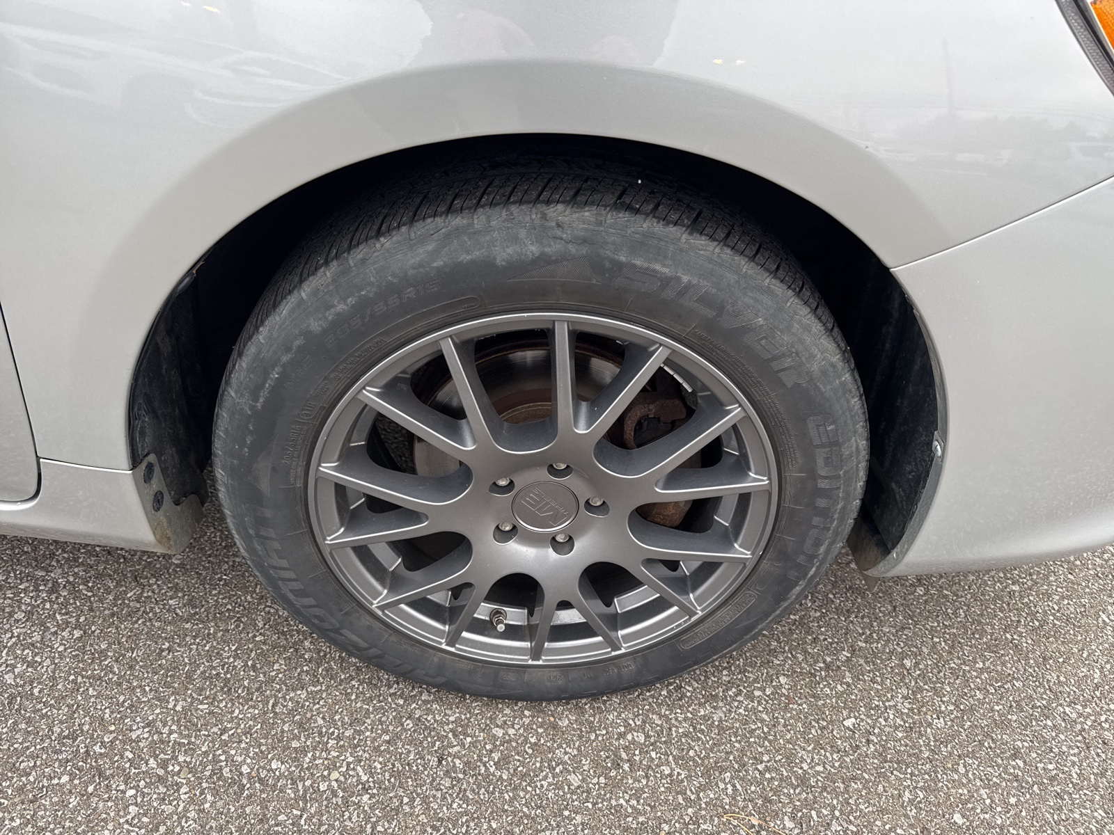 2010 Toyota Corolla LE photo 4