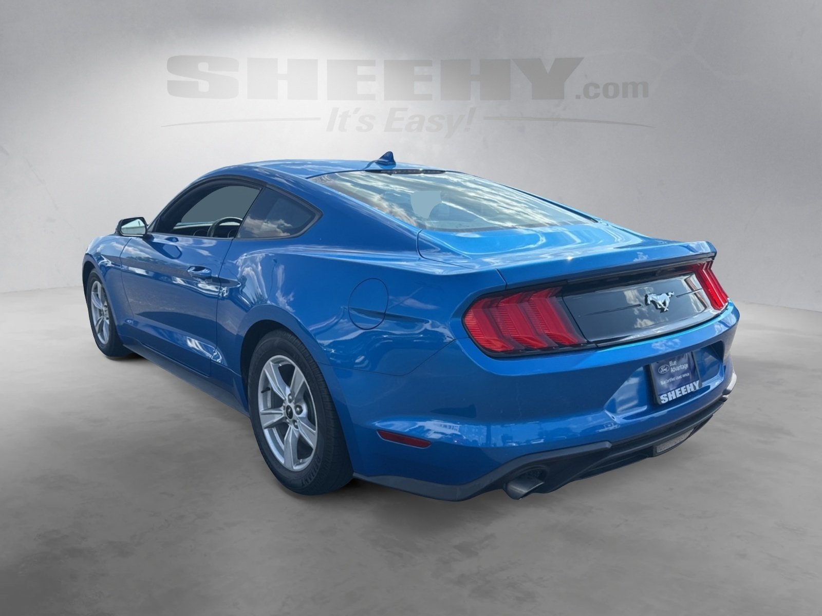 2021 Ford Mustang EcoBoost photo 13