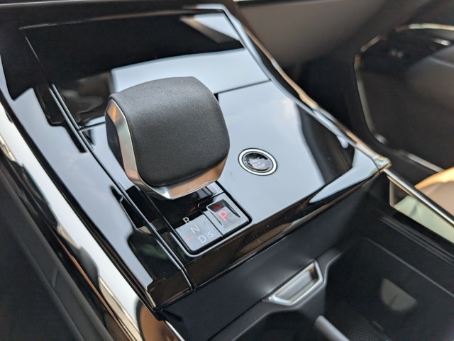 2025 Land Rover Range Rover Sport SE photo 15
