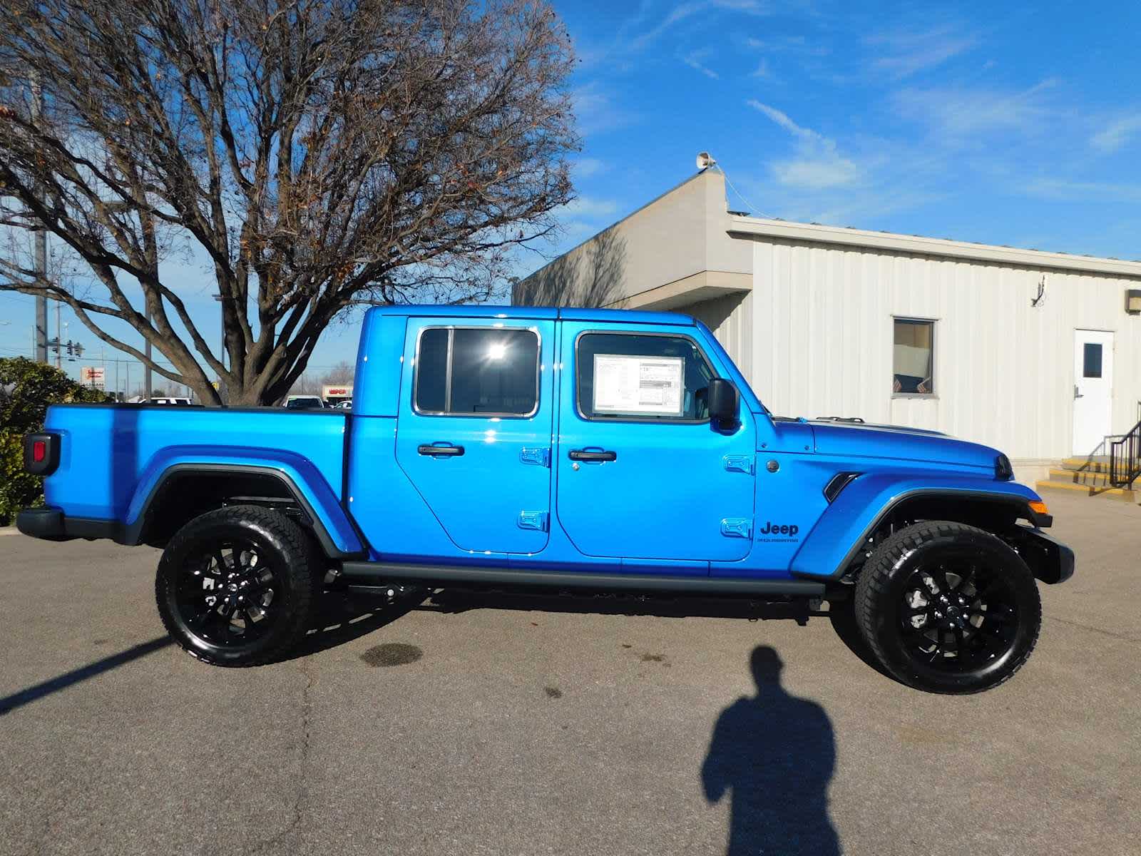 2025 Jeep Gladiator Sport photo 3