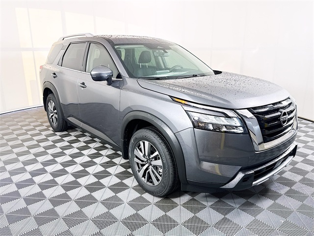 2025 Nissan Pathfinder SL's photo