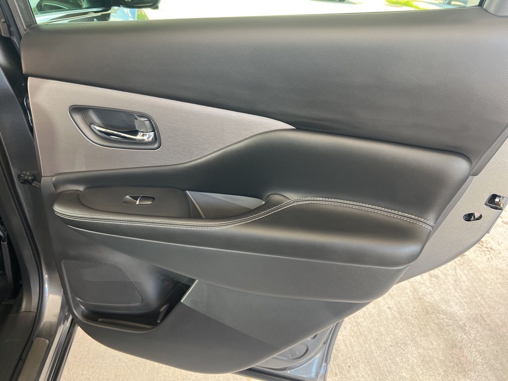 2023 Nissan Murano SL photo 18