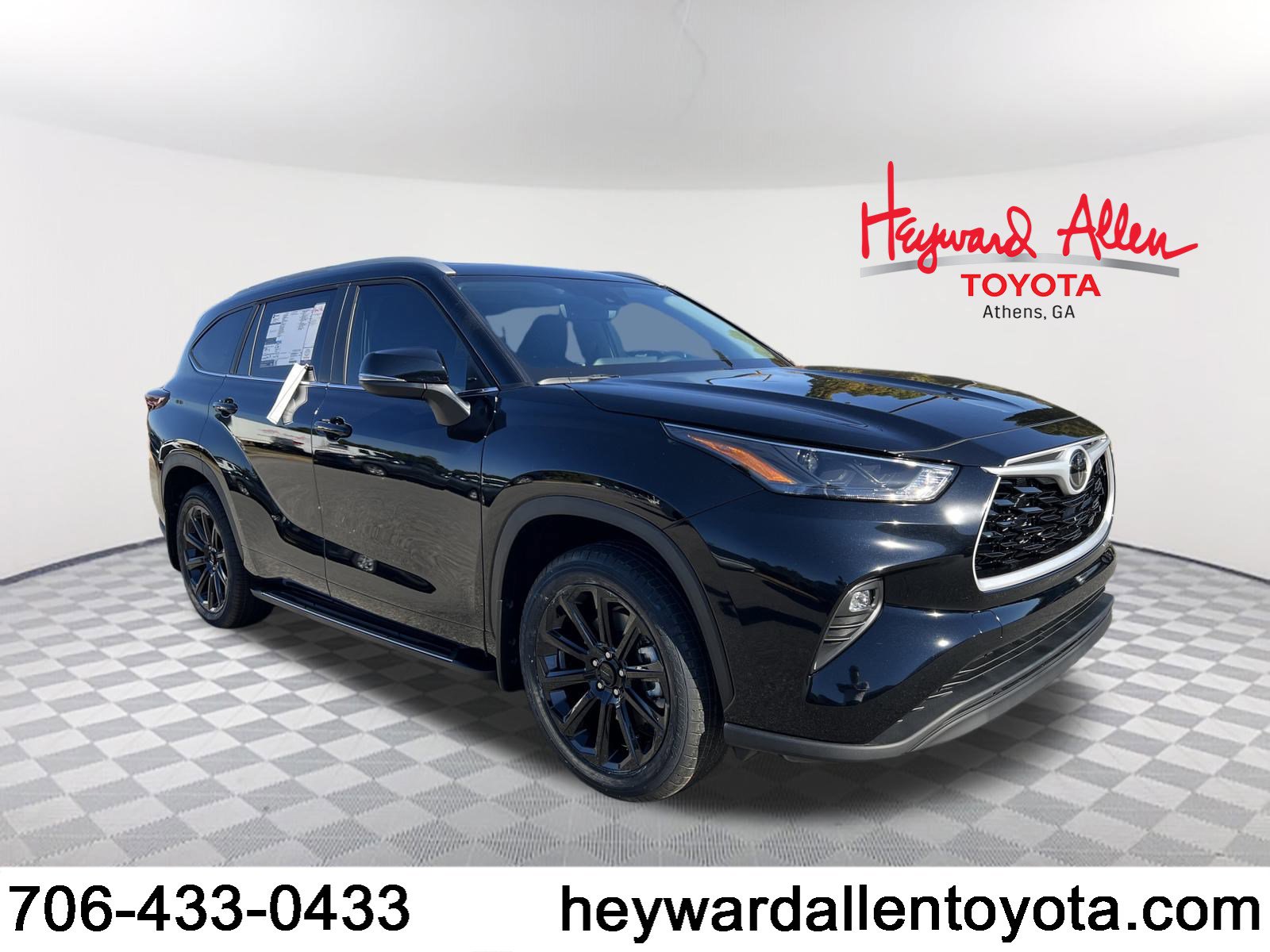 2026 Toyota Highlander XLE's photo