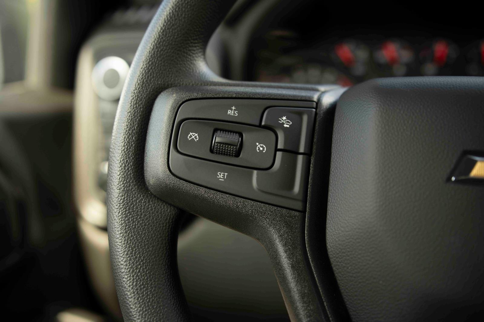 2025 Chevrolet Silverado 1500 Custom photo 12