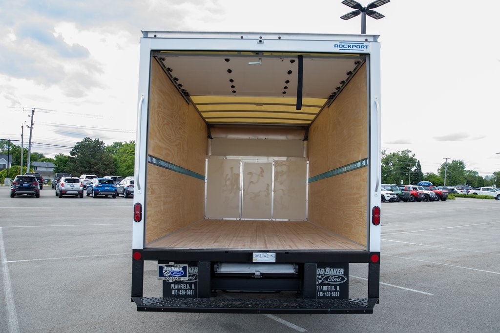 2026 Ford E-450 photo 13