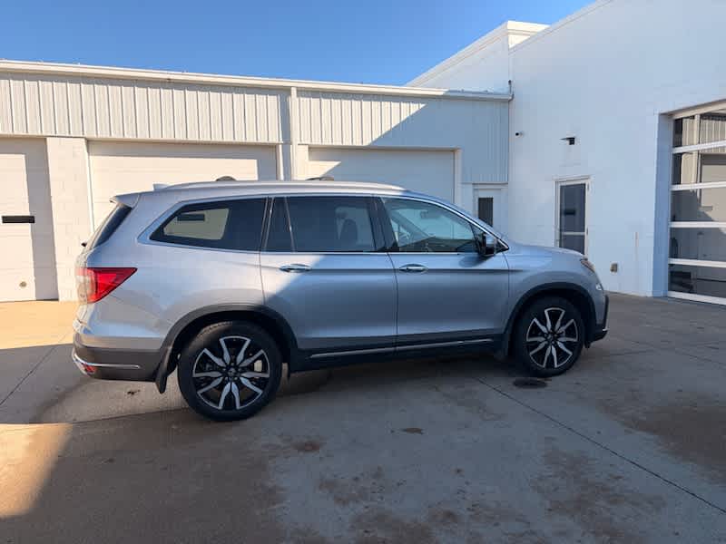 2021 Honda Pilot Elite photo 2