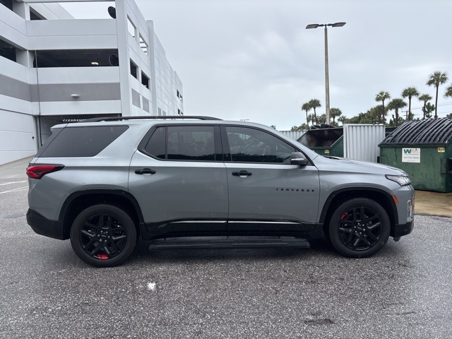 2023 Chevrolet Traverse Premier photo 2