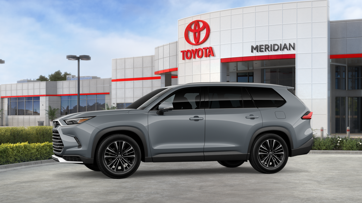 2026 Toyota Grand Highlander Hybrid MAX Platinum AWD photo 2