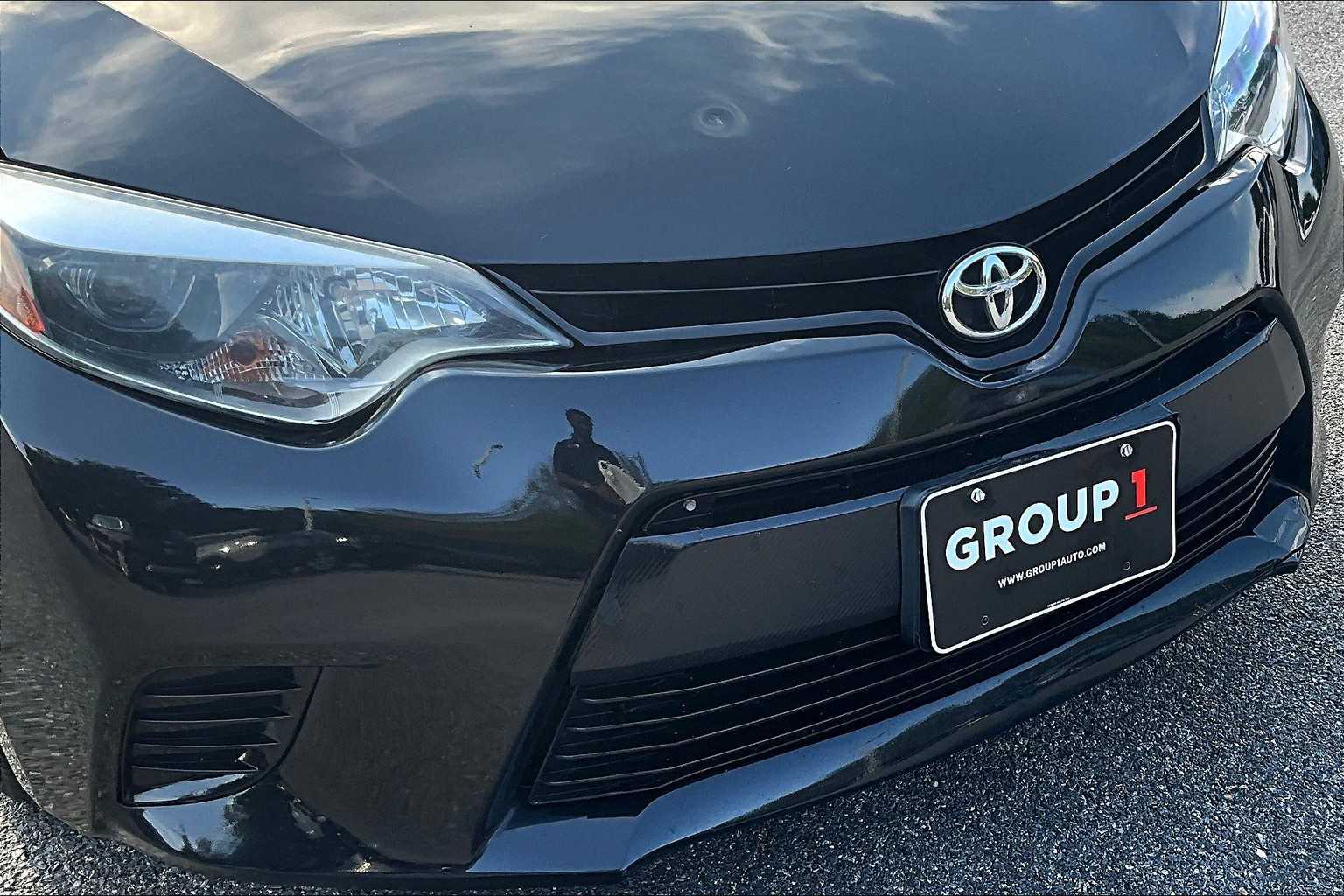2014 Toyota Corolla LE photo 26