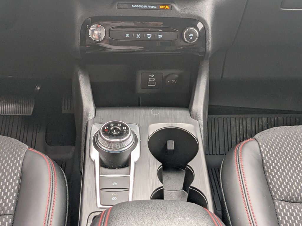 2025 Ford Escape Hybrid ST-Line photo 15